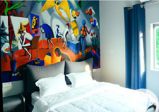 务川对于酒店的墙体彩绘而言更注重哪些方面？